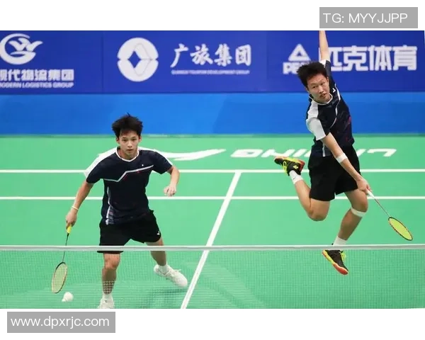 杭州羽毛球队拼搏历程回顾与邀请赛精彩瞬间分享
