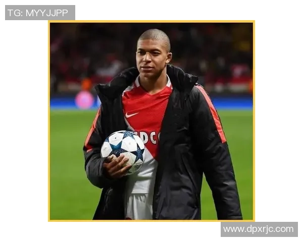 24号球员的足球传奇之路与他背后的故事揭秘 24号球员的足球传奇之路与他背后的故事揭秘