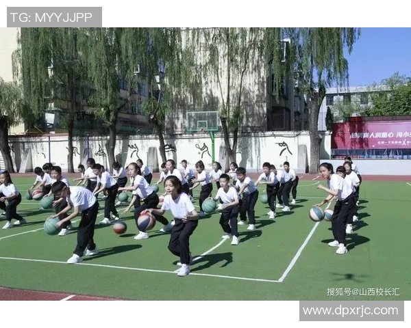 上海足球队的灵活性探讨与未来发展方向分析 上海足球队的灵活性探讨与未来发展方向分析