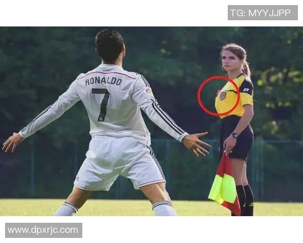 足球明星与孩子们的搞笑瞬间大集合欢乐时刻尽在其中让你捧腹大笑 足球明星与孩子们的搞笑瞬间大集合欢乐时刻尽在其中让你捧腹大笑