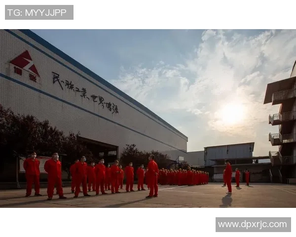 重庆足球队的崛起与挑战:聚焦球队力量与未来发展之路 重庆足球队的崛起与挑战:聚焦球队力量与未来发展之路